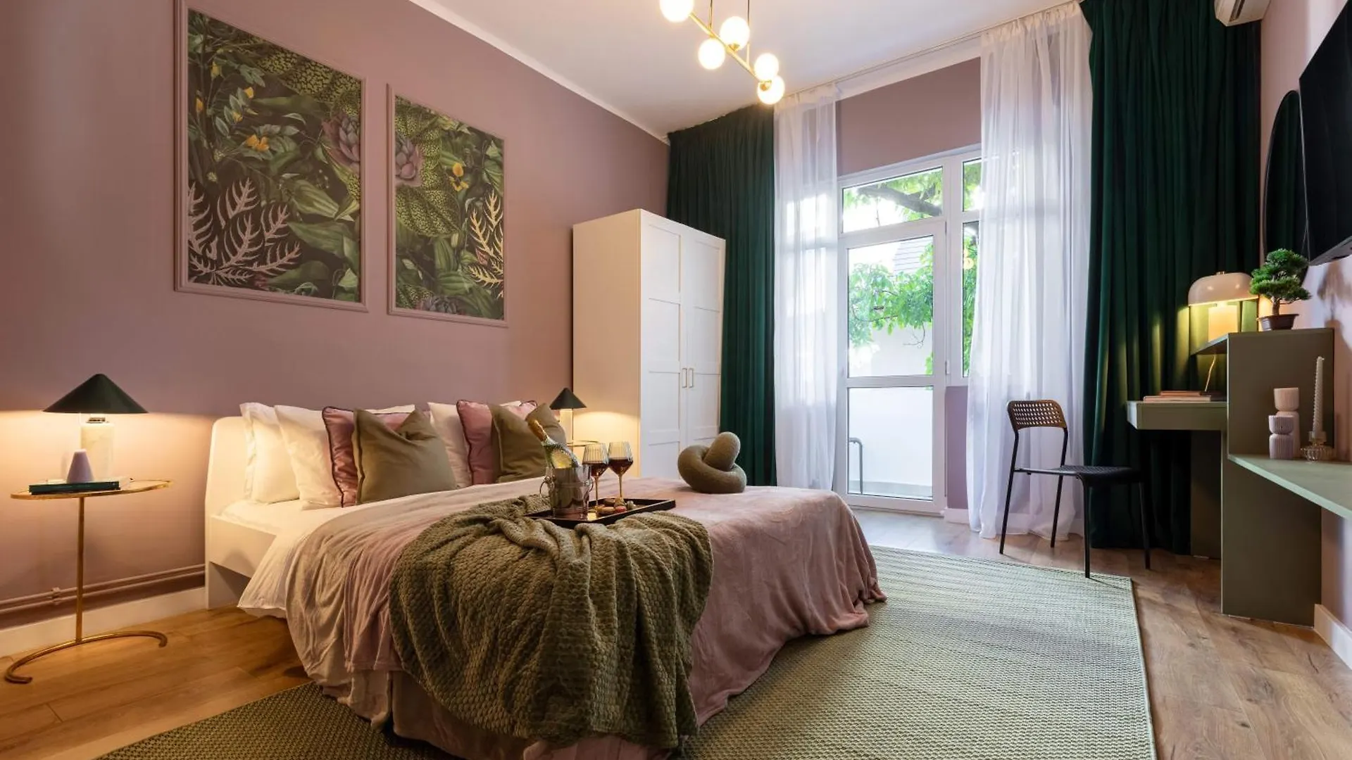 Serene 1Br Apartment In University Square Bucareste